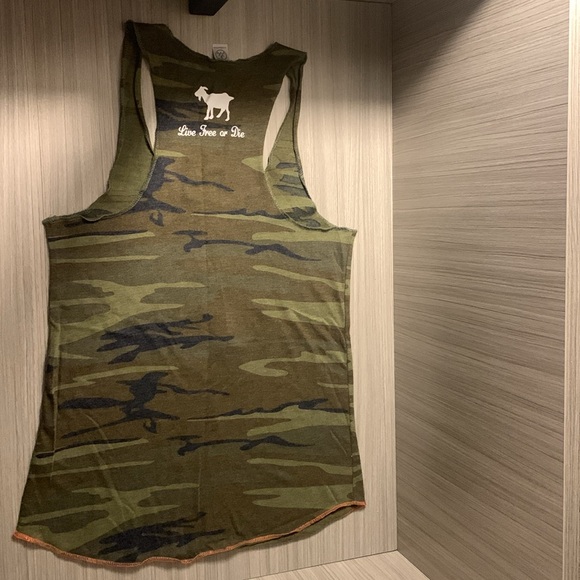 Camo tank top - Picture 2 of 4